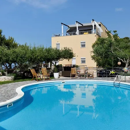 Cozy For 3 Adults Next To The * Split