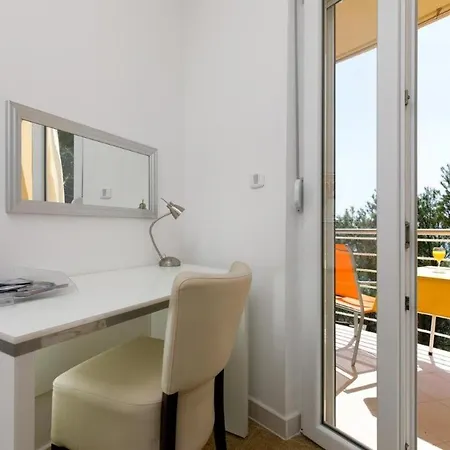 Apartment Cozy For 3 Adults Next To The *
